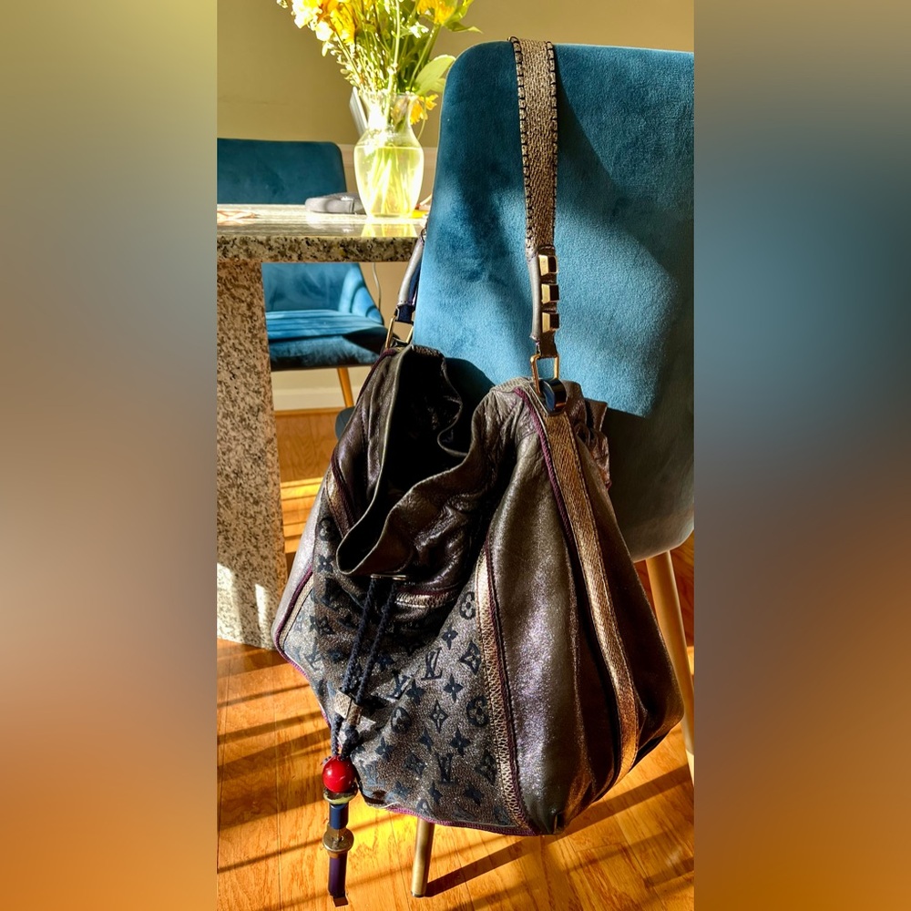 🦄💜RARE🦄💜S/S 2009 Louis Vuitton Limited Edition Monogram Lurex Bluebird💙 - Picture 3 of 10